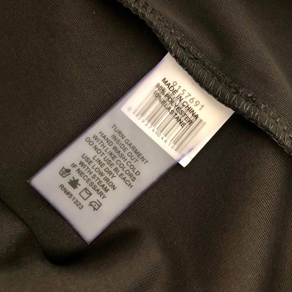 Vince Camuto NWT Stretch Burgundy Shimmer Choker Tank Top - Picture 8 of 8